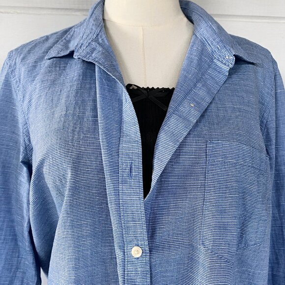 GAP Boyfriend Seersucker Stripe Button Down Shirt L Blue Classic Preppy Nautical - Picture 7 of 12